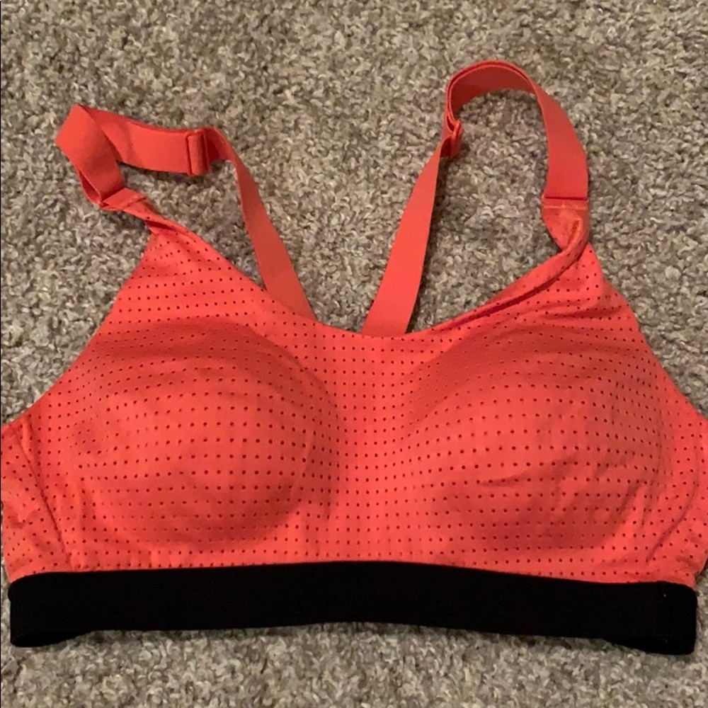 sports bra